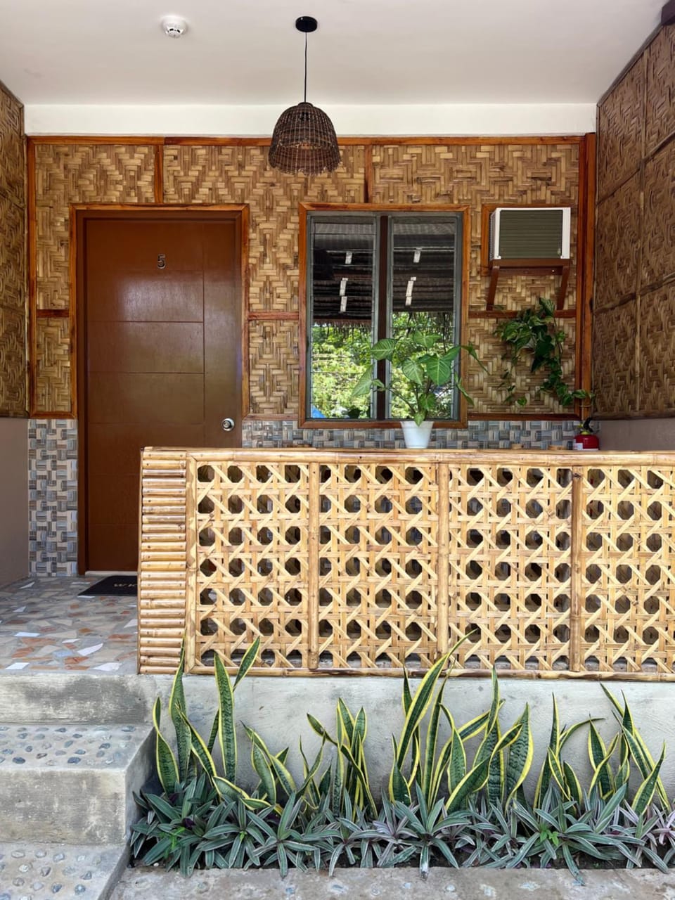 Casas de Ruumar Bed and Breakfast-Bar-Two rooms for family available Bed and Breakfast in Central Visayas