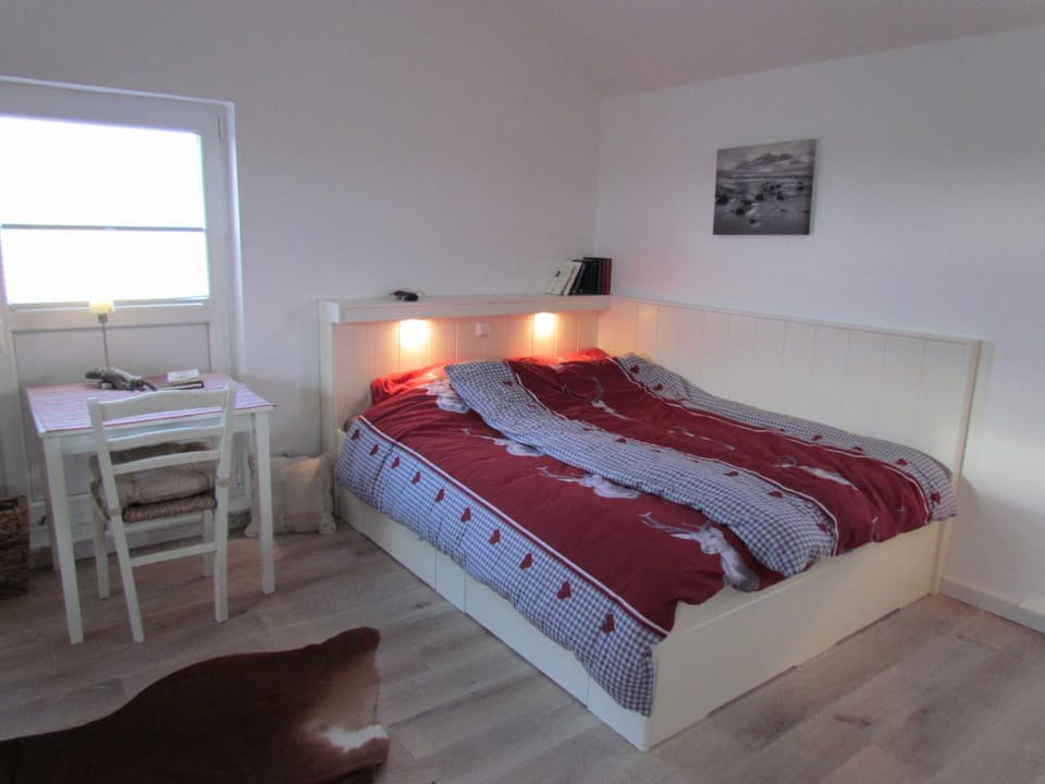 Rotes Atelierhaus House in Nordstrand