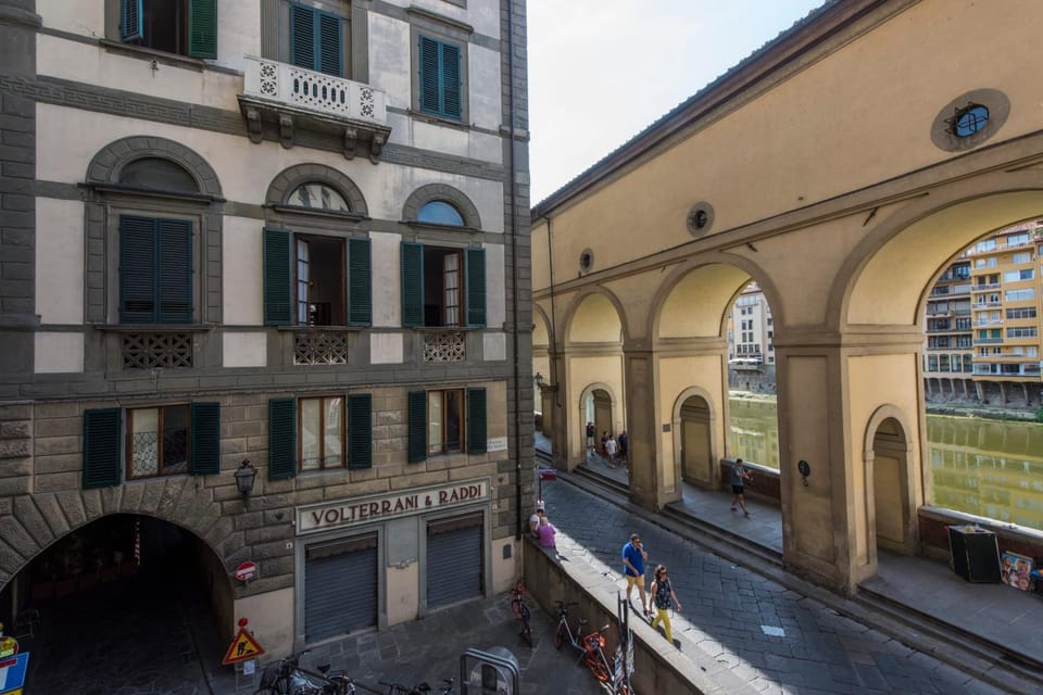 Vasari Suite Florence next to Pontevecchio Apartment in Florence