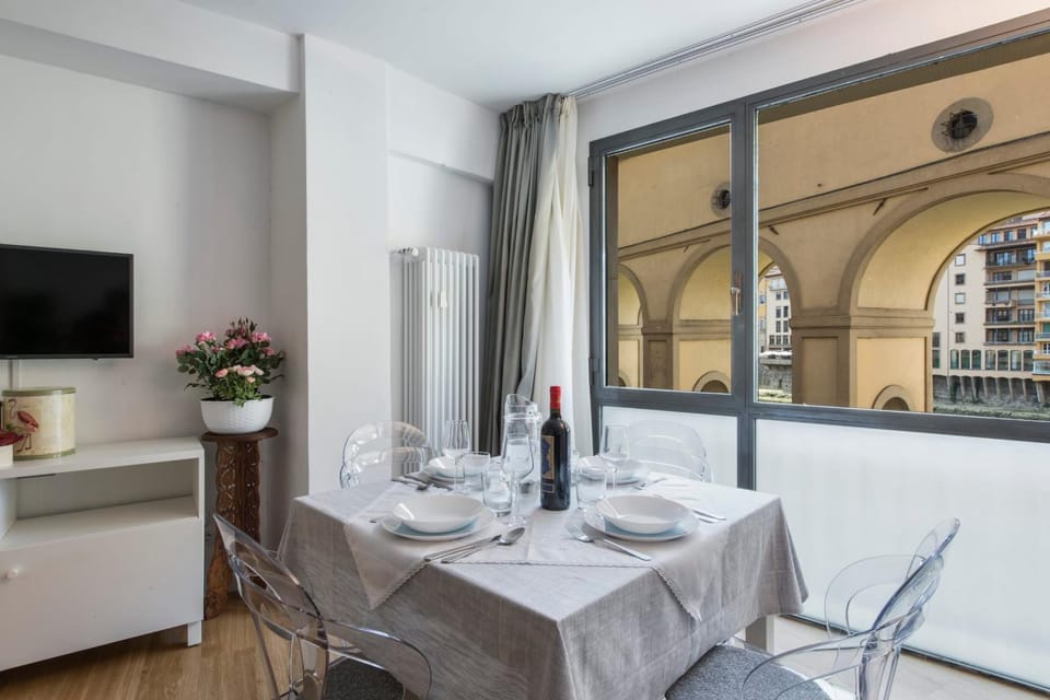 Vasari Suite Florence next to Pontevecchio Apartment in Florence
