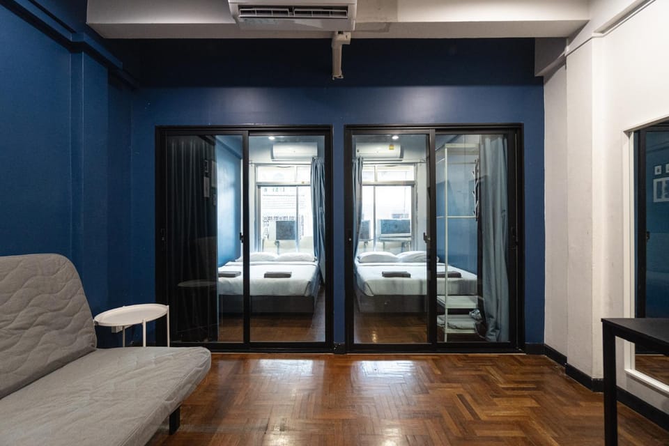 T4 Two Bedrooms Full kitchen/1 min to BTS Apartment in Bangkok