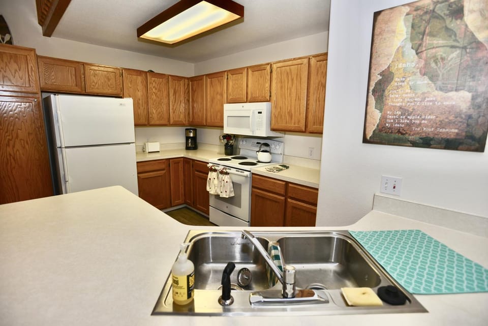 Ponderosa Retreat by Casago McCall House in McCall