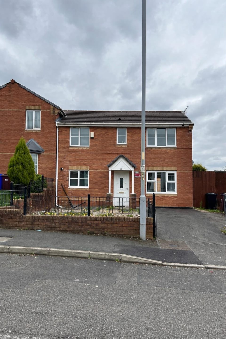 Spacious 3-Bedroom house with 5 beds and sofa-bed House in Salford