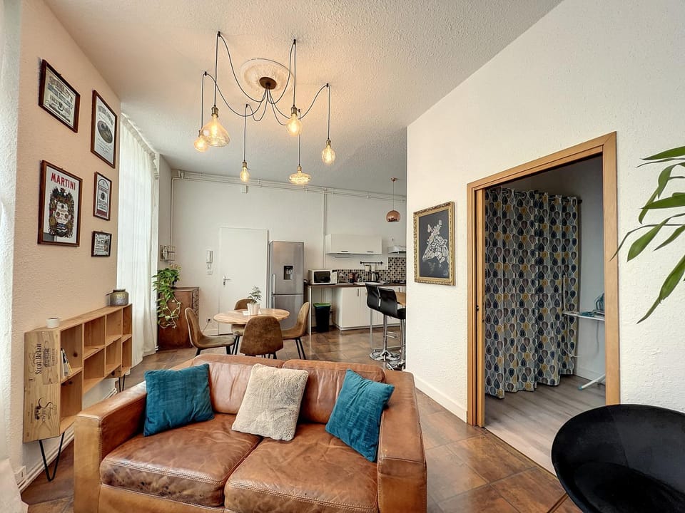 Living room, Dining area