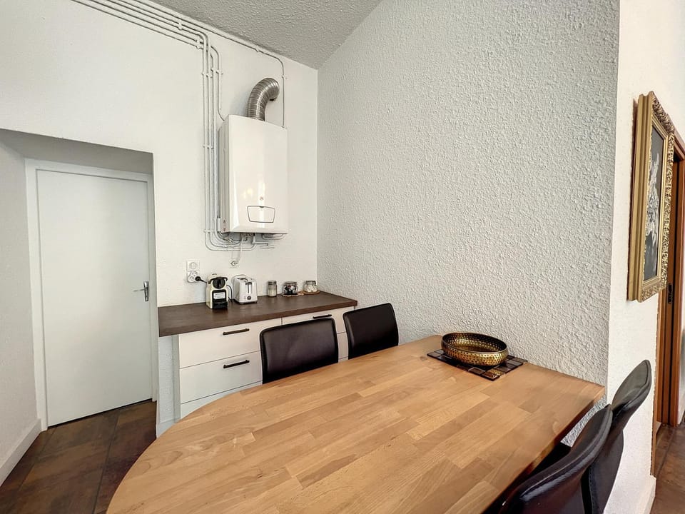 Kitchen or kitchenette, pet friendly, stove
