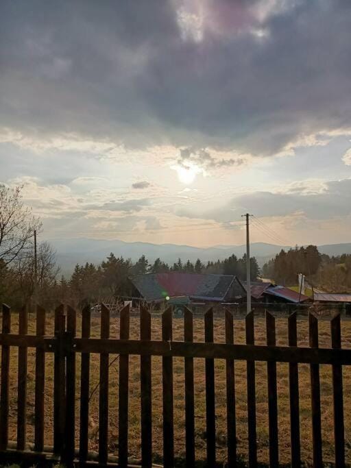 Ludwikówka pod Luboniem, stu-letni domek w górach Chalet in Lesser Poland Voivodeship