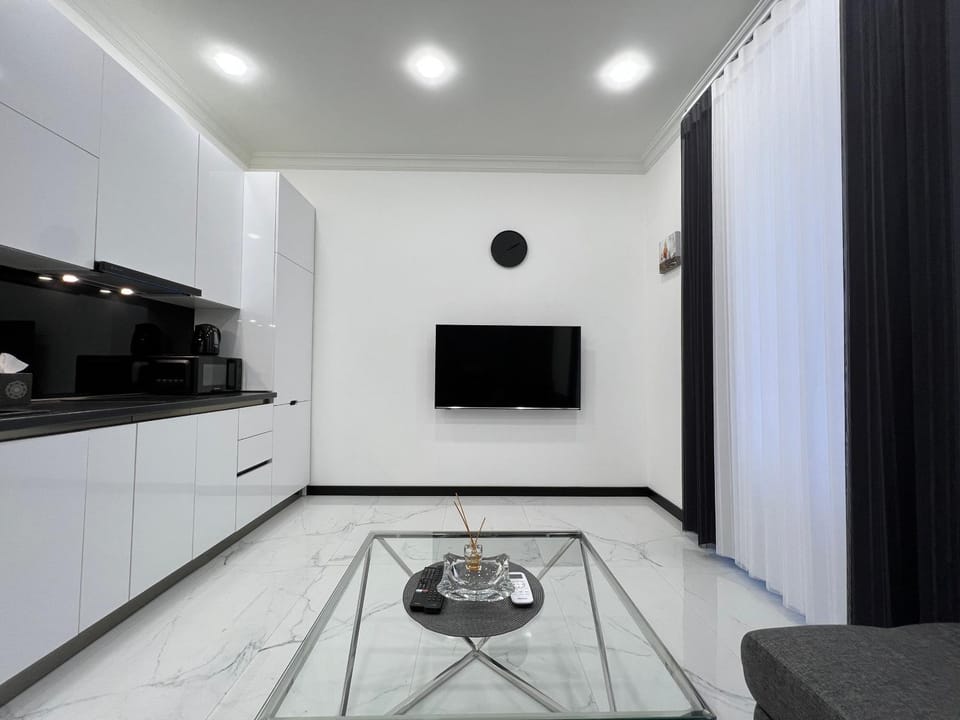 Mesrop Mashtots Avenue, 1 bedroom New Euro Renovated apartment PR311 Apartment in Yerevan