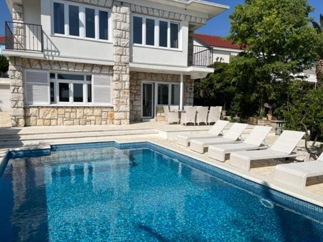Villa Lucini Dvori Villa in Novalja
