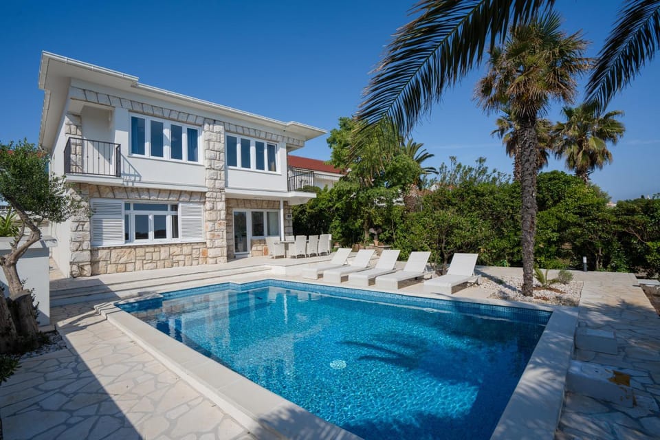 Villa Lucini Dvori Villa in Novalja
