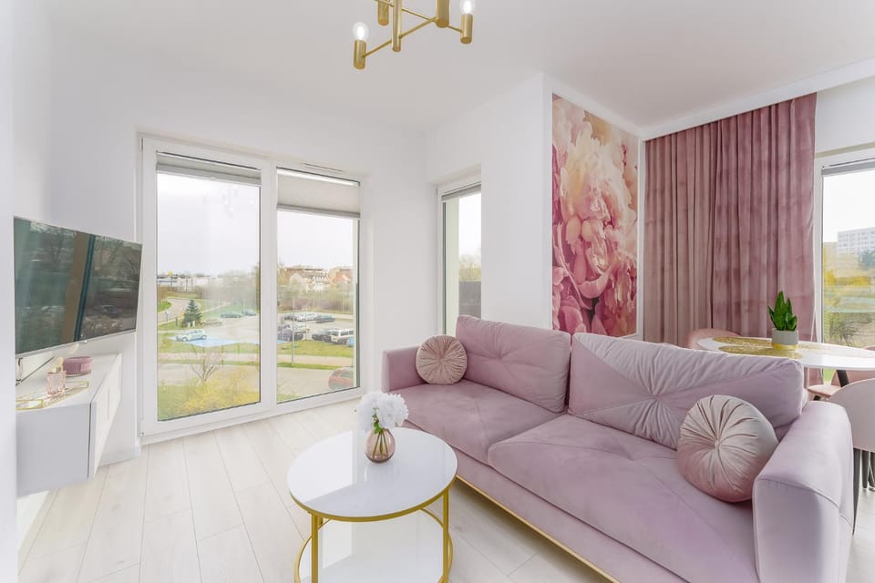 Fredry 2 Apartament Liliowy Apartment in West Pomeranian Voivodeship, Poland