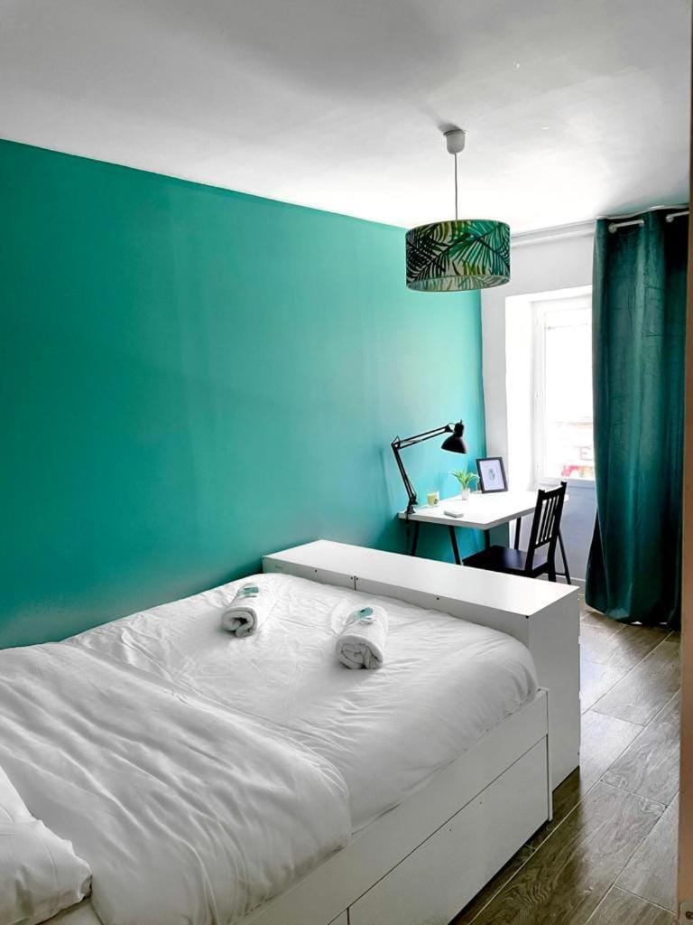 Bed, Photo of the whole room, Bedroom