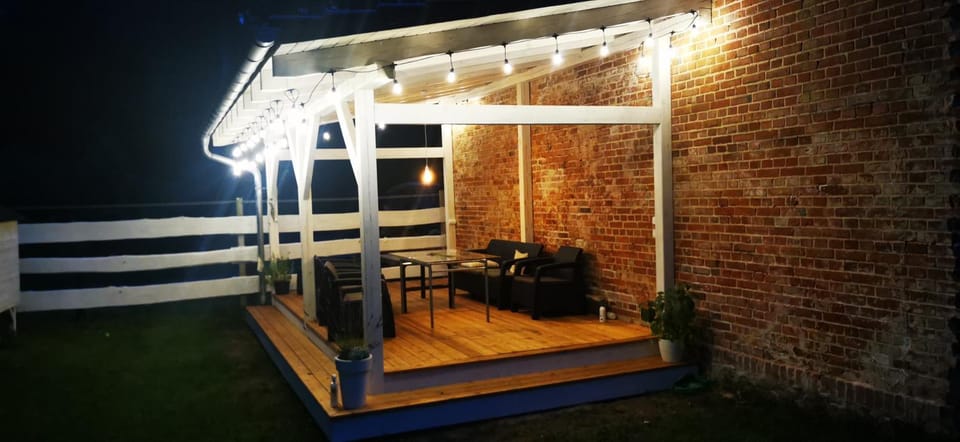 Patio, BBQ facilities