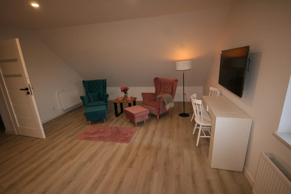 TV and multimedia, Seating area