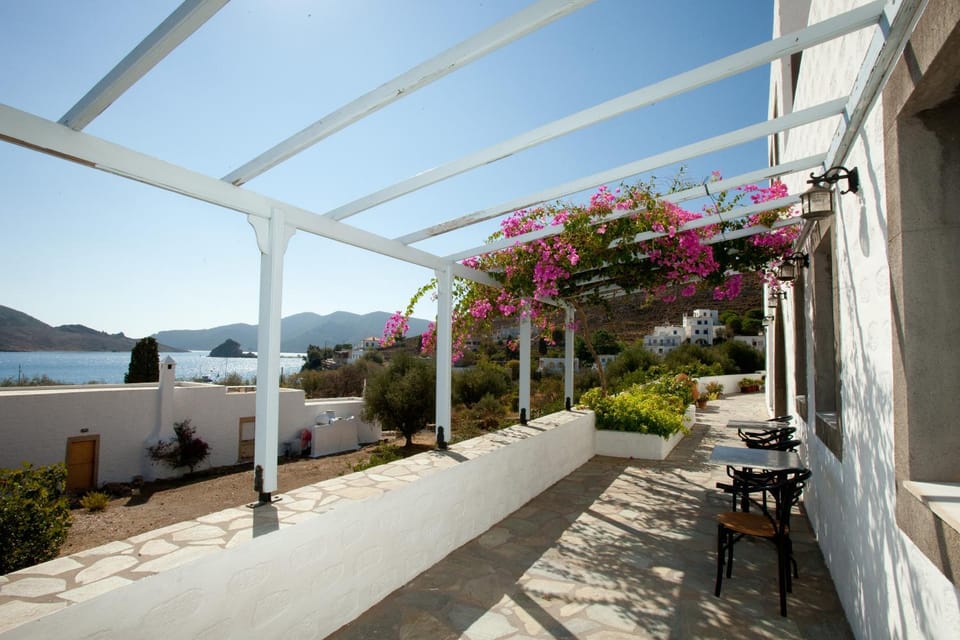 Facade/entrance, Balcony/Terrace