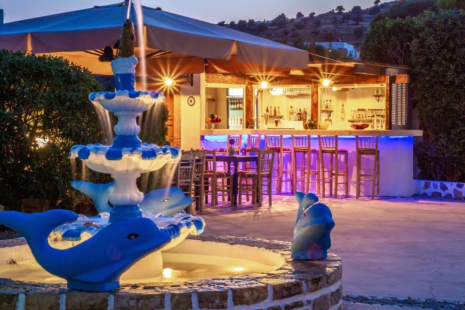 Patio, Lounge or bar