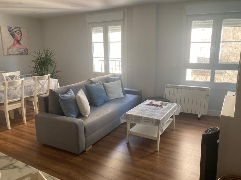 EL FAROLILLO DE LA CATEDRAL VIVIENDA DE USO TURISTICO VUT 9/251 Apartment in Burgos