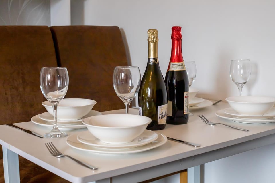 Dining area, Drinks, Alcoholic drinks