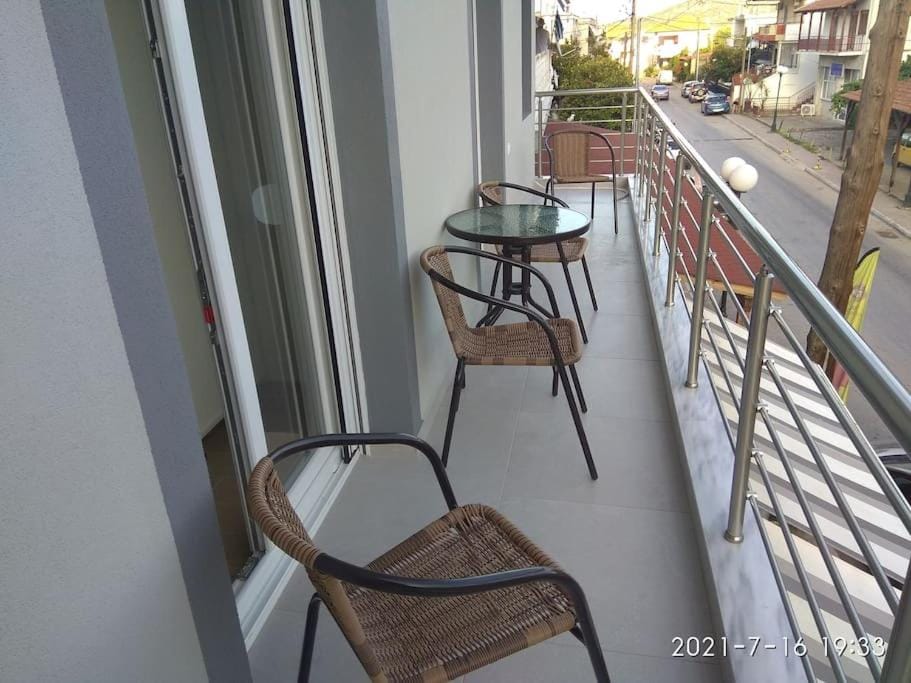 Balcony/Terrace, Street view