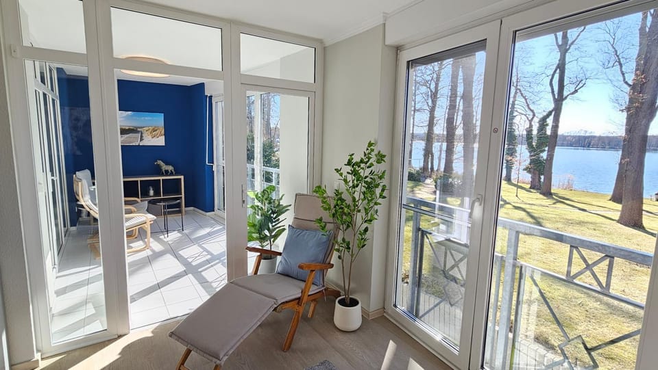 View (from property/room), Seating area, Lake view