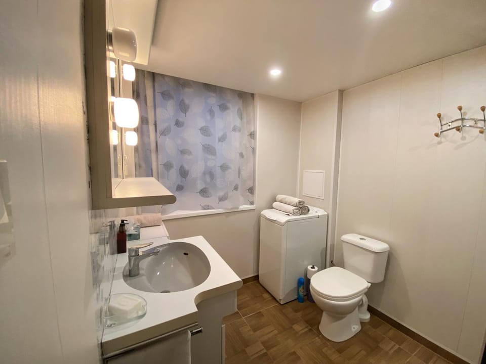 Toilet, Bathroom