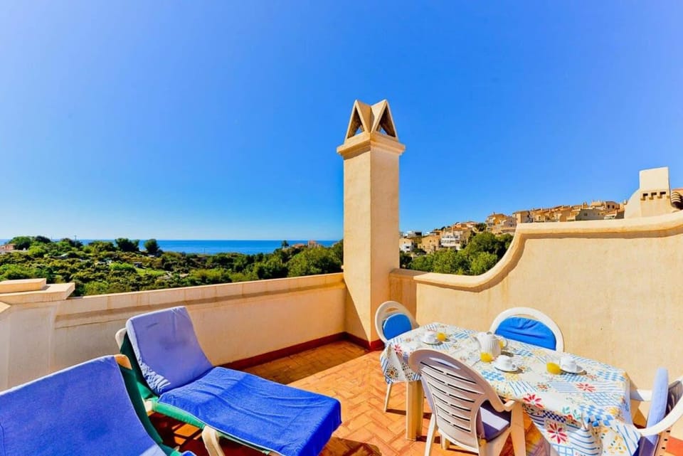 18C Las Palmas, Oasis Apartment in Nerja
