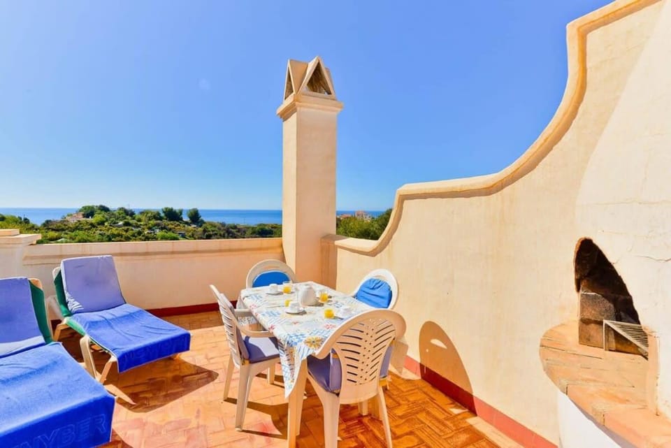 18C Las Palmas, Oasis Apartment in Nerja