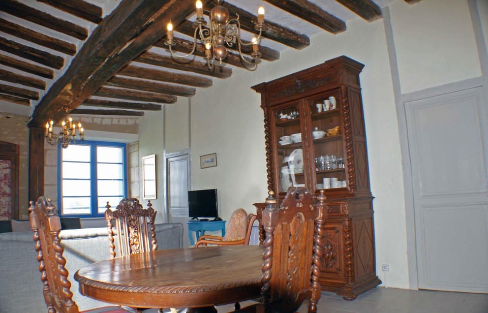Seating area, Dining area