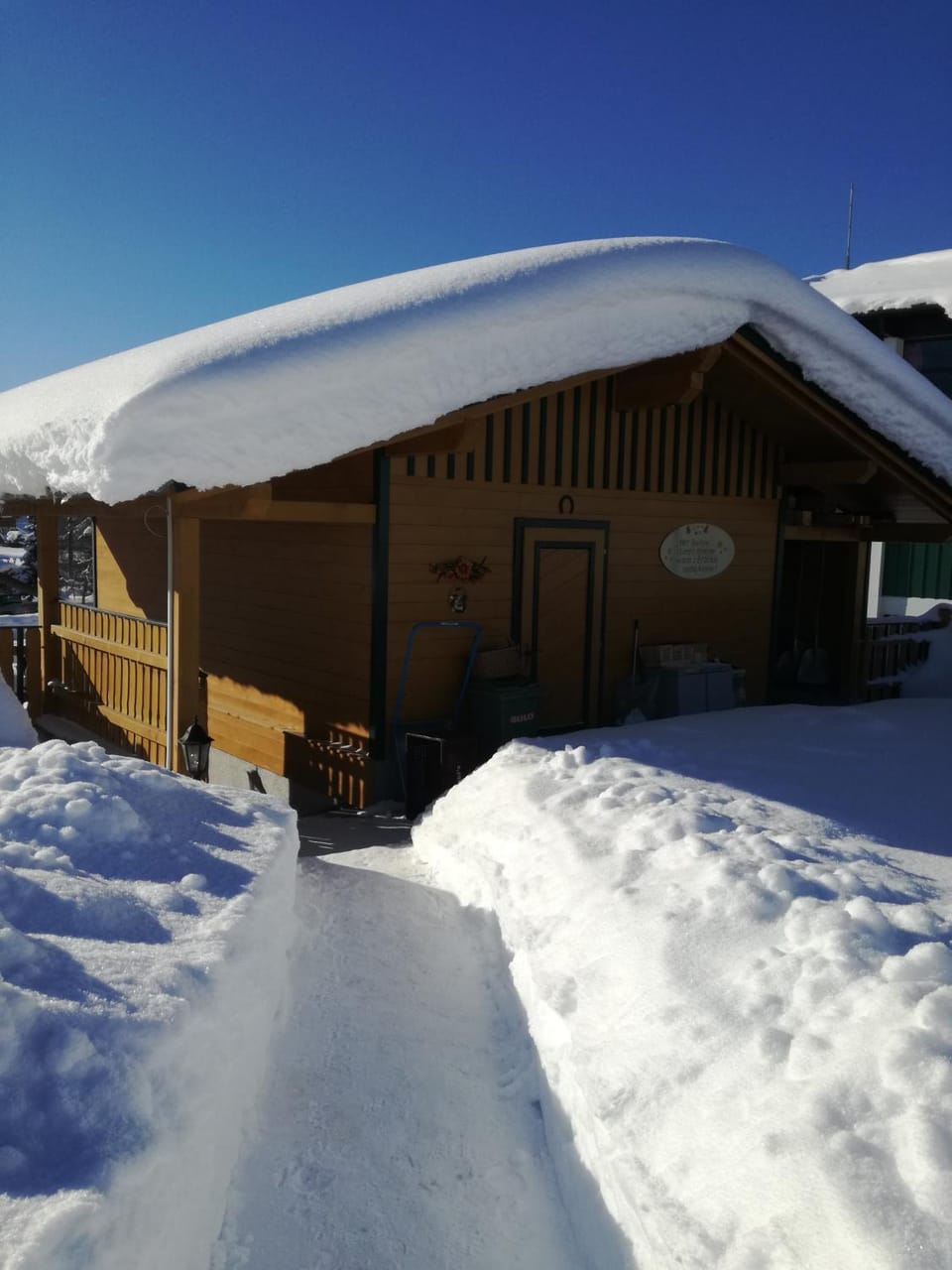 Property building, Facade/entrance, Area and facilities