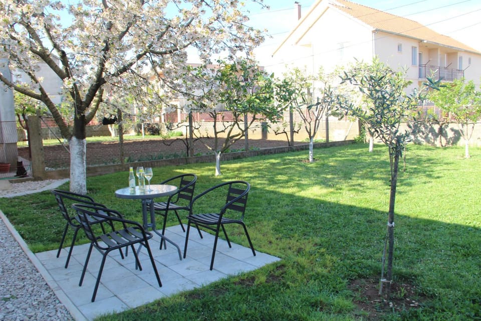 Patio, Garden, Garden view
