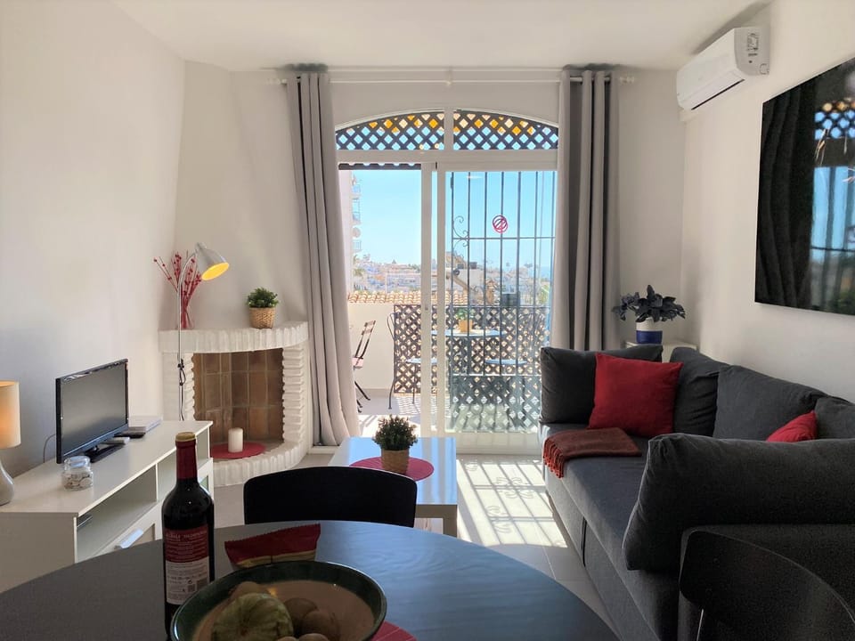 Communal lounge/ TV room, Living room