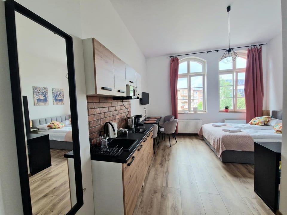 Bed, Kitchen or kitchenette, Photo of the whole room, stove