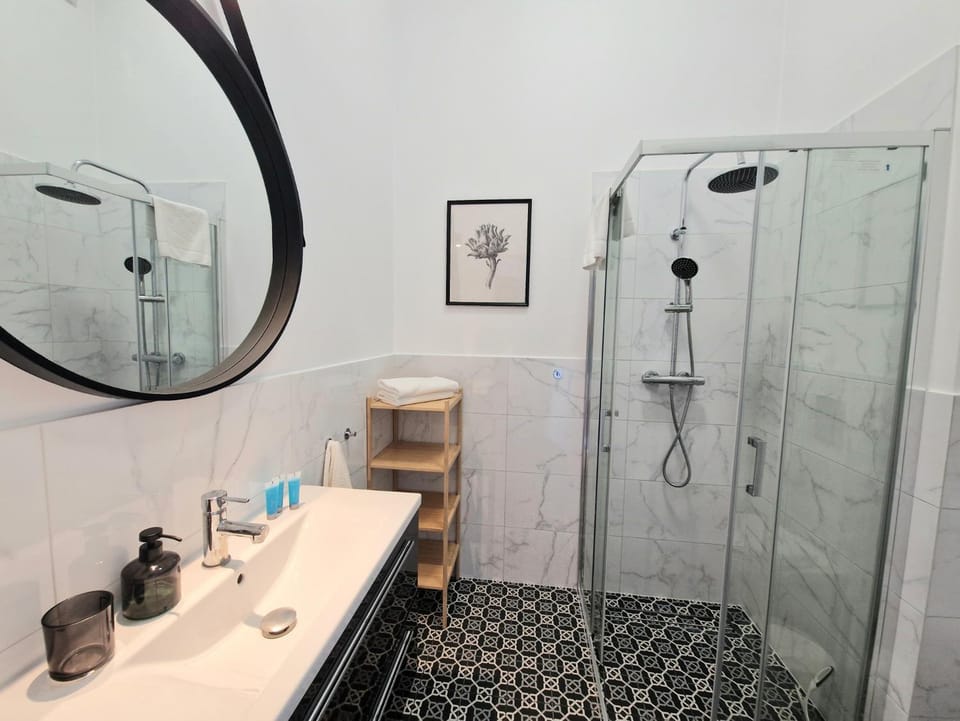 Shower, Bathroom