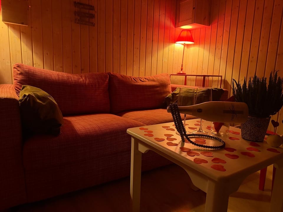 Living room, Seating area, Entertainment