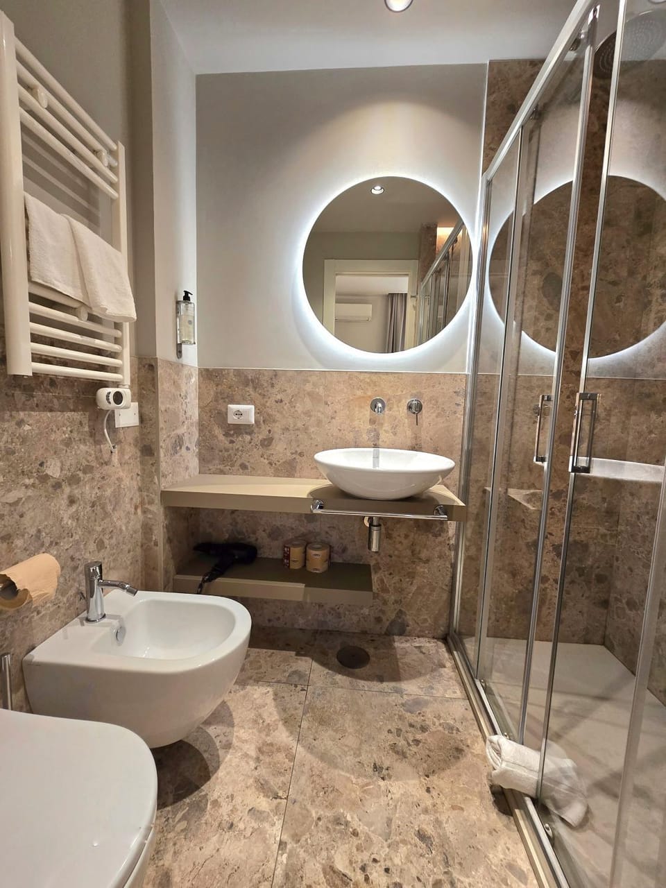 Shower, Bathroom, bidet