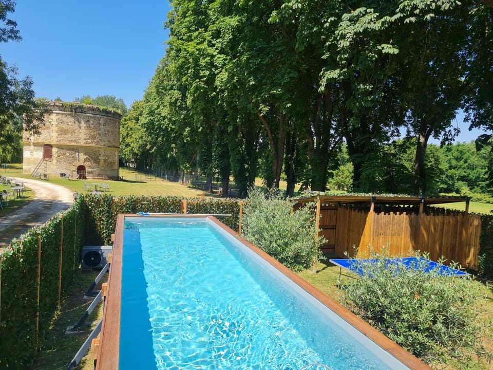 La Fuye du Chateau de Jallanges pour 17 personnes House in Centre-Val de Loire