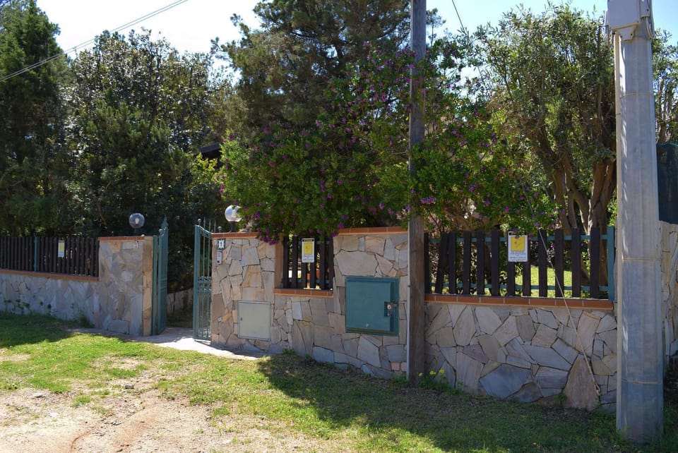 Property building, Facade/entrance, Garden