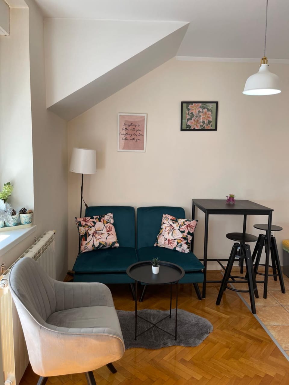 Living room, Seating area
