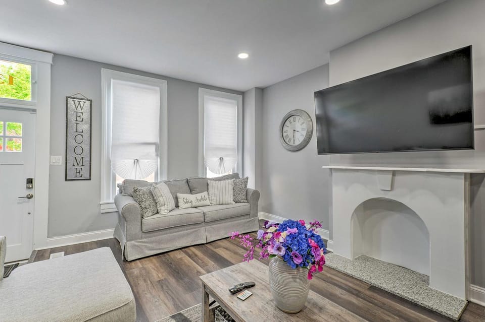 Baltimore Abode, Walk to Cross Street Market! House in Baltimore