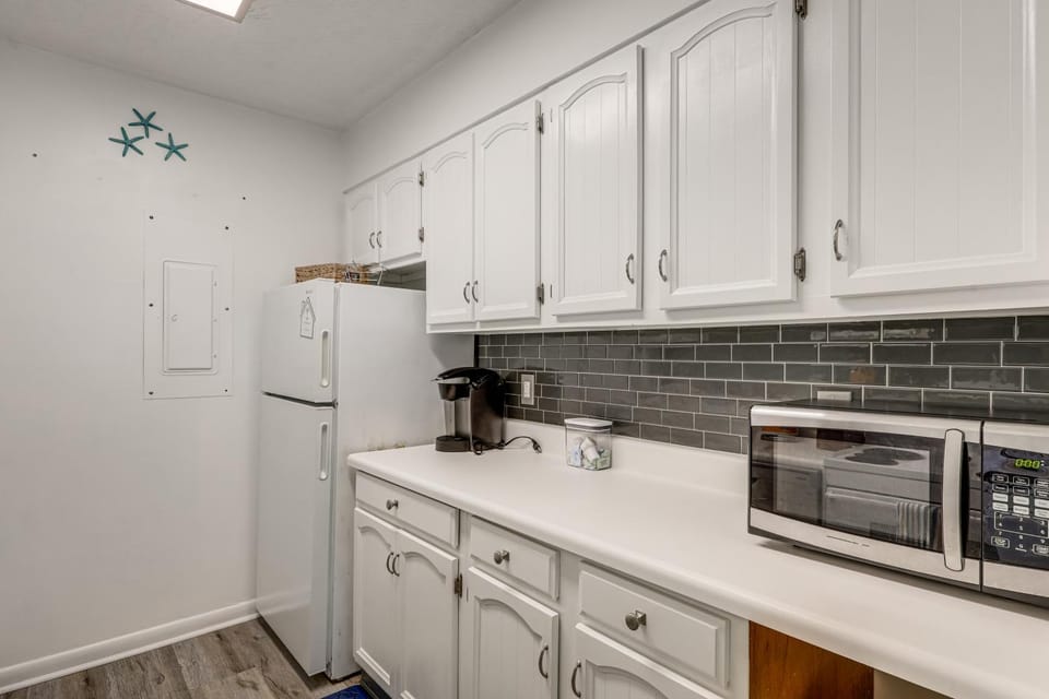 < Half-Mi to Fort Clinch Beach! Condo w/ Balcony House in Fernandina Beach