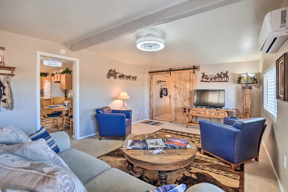 Western-Style Family Home: 15 Mi to Lake Pleasant House in New River