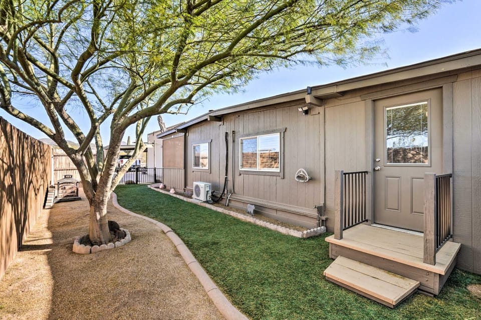 Western-Style Family Home: 15 Mi to Lake Pleasant House in New River