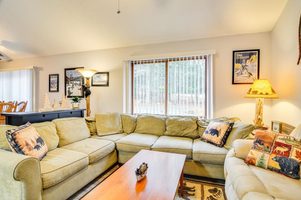 Cozy Bartlett Condo w/ Deck & Resort Amenities! House in Bartlett