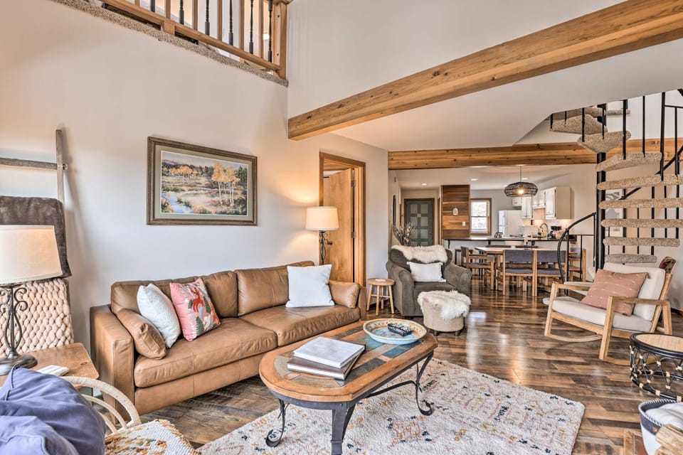 Private Balcony and Resort Perks Silverthorne Condo Apartment in Wildernest