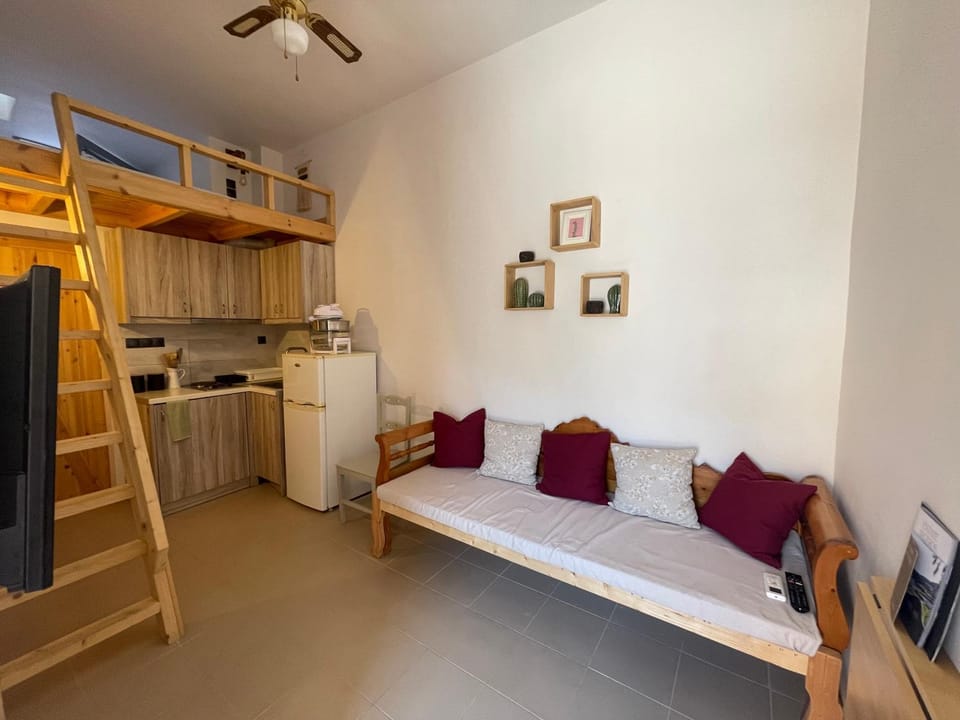 Xerolithia House in Santorini