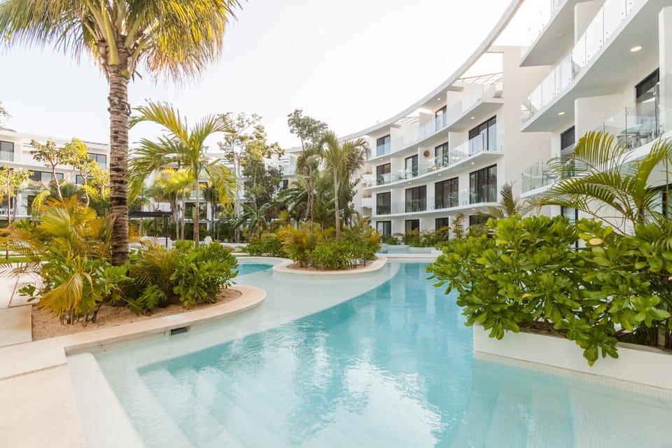 Property building, Swimming pool