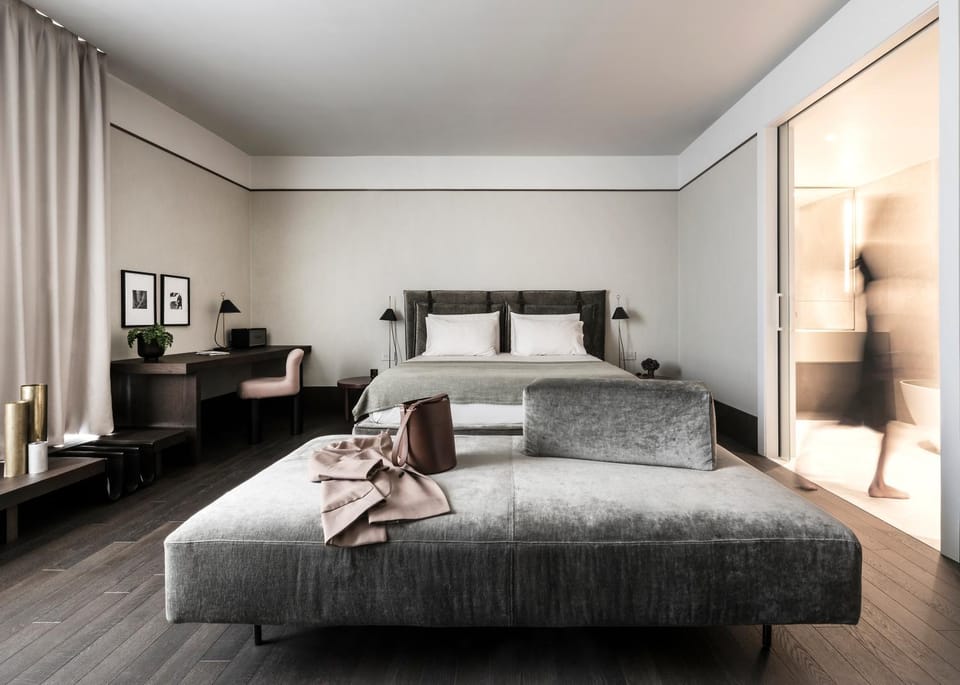 Bed, Photo of the whole room