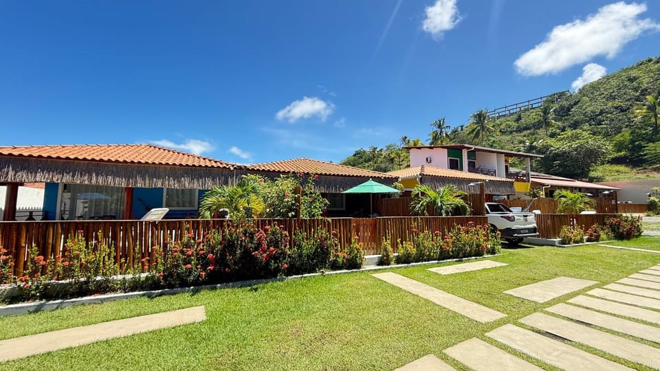 Property building, Spring, Day, Natural landscape, Garden, Garden view, Mountain view, Parking