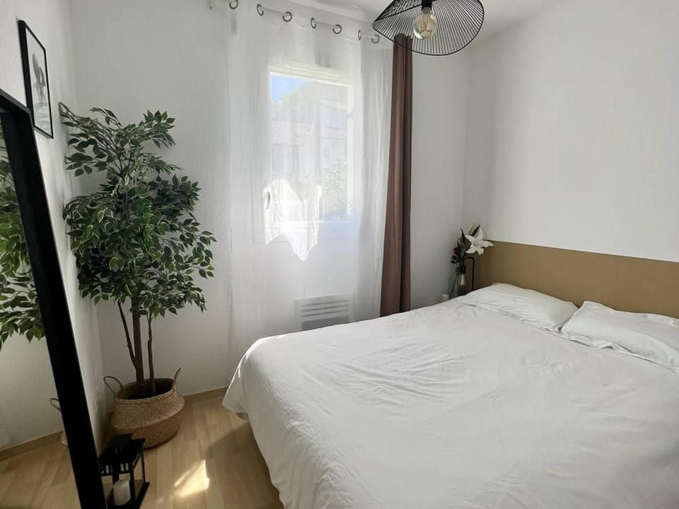 T1 bis confortable avec terrasse et parking à Cambo-les-Bains - FR-1-495-105 Apartment in French Basque Country