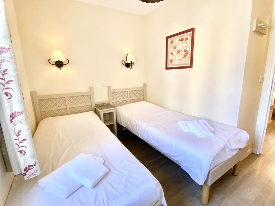 Maison de Vacances en Provence avec Piscine, Golf à Proximité, Fibre et Linge Haut de Gamme - FR-1-658-9 House in Mallemort