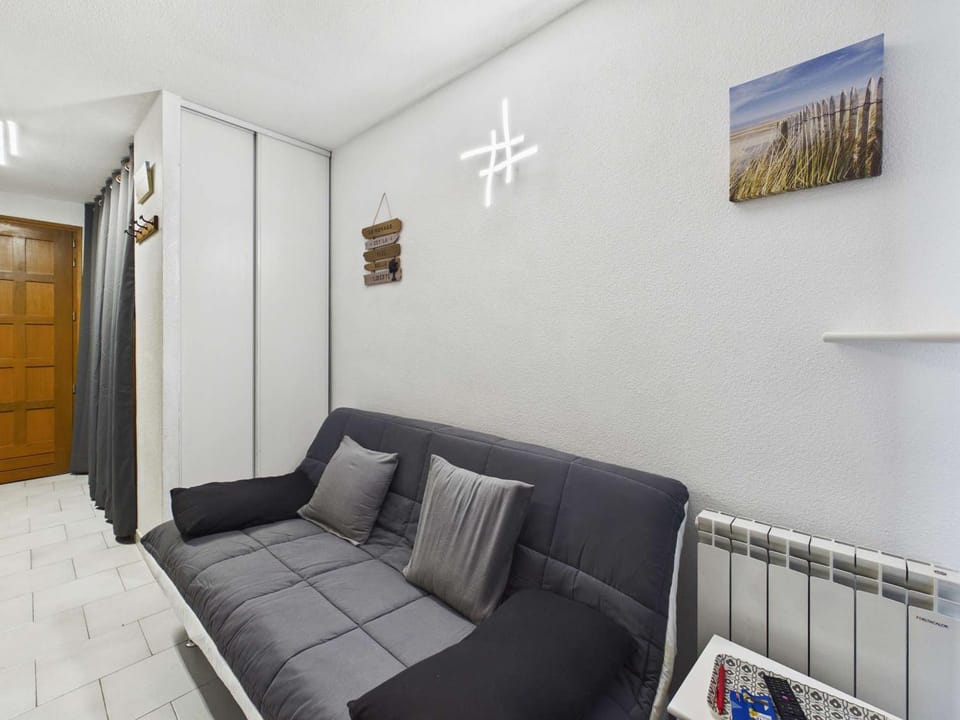 Studio Cabine Mezzanine, 6 Pers, Terrasse Sud, Près Quai, Parking Privé - FR-1-326-755 Cabin in Marseillan
